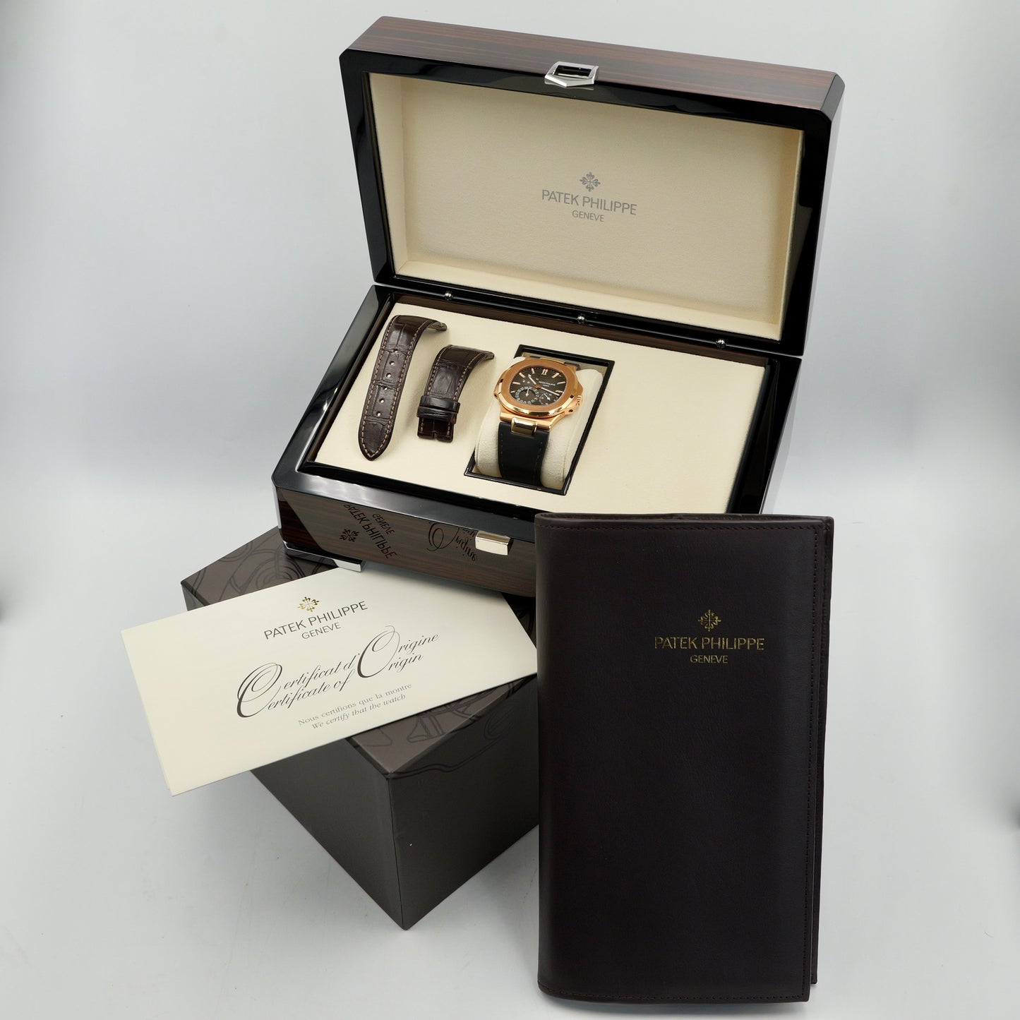 Patek Philippe Nautilus 5712/1R-001 - Full Set (2008)