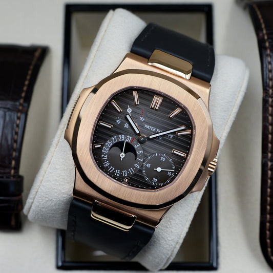Patek Philippe Nautilus 5712/1R-001 - Full Set (2008)