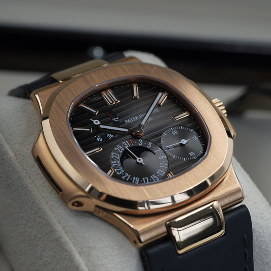 Patek Philippe Nautilus 5712/1R-001 - Full Set (2008)