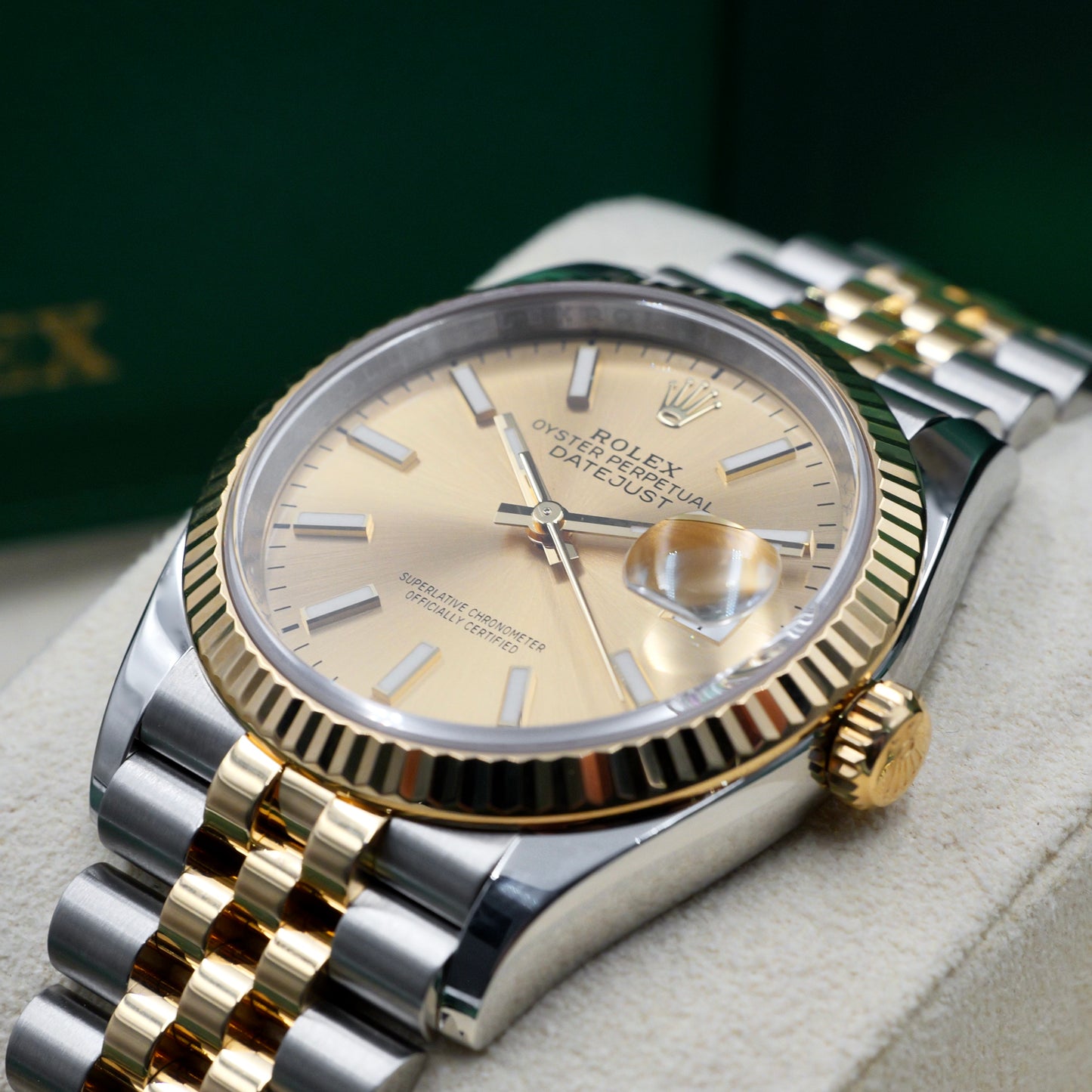 Rolex Datejust 36 Champagne 126233 - Full Set (2020) (New Card)