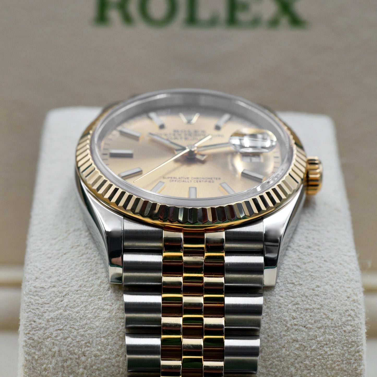 Rolex Datejust 36 Champagne 126233 - Full Set (2020) (New Card)