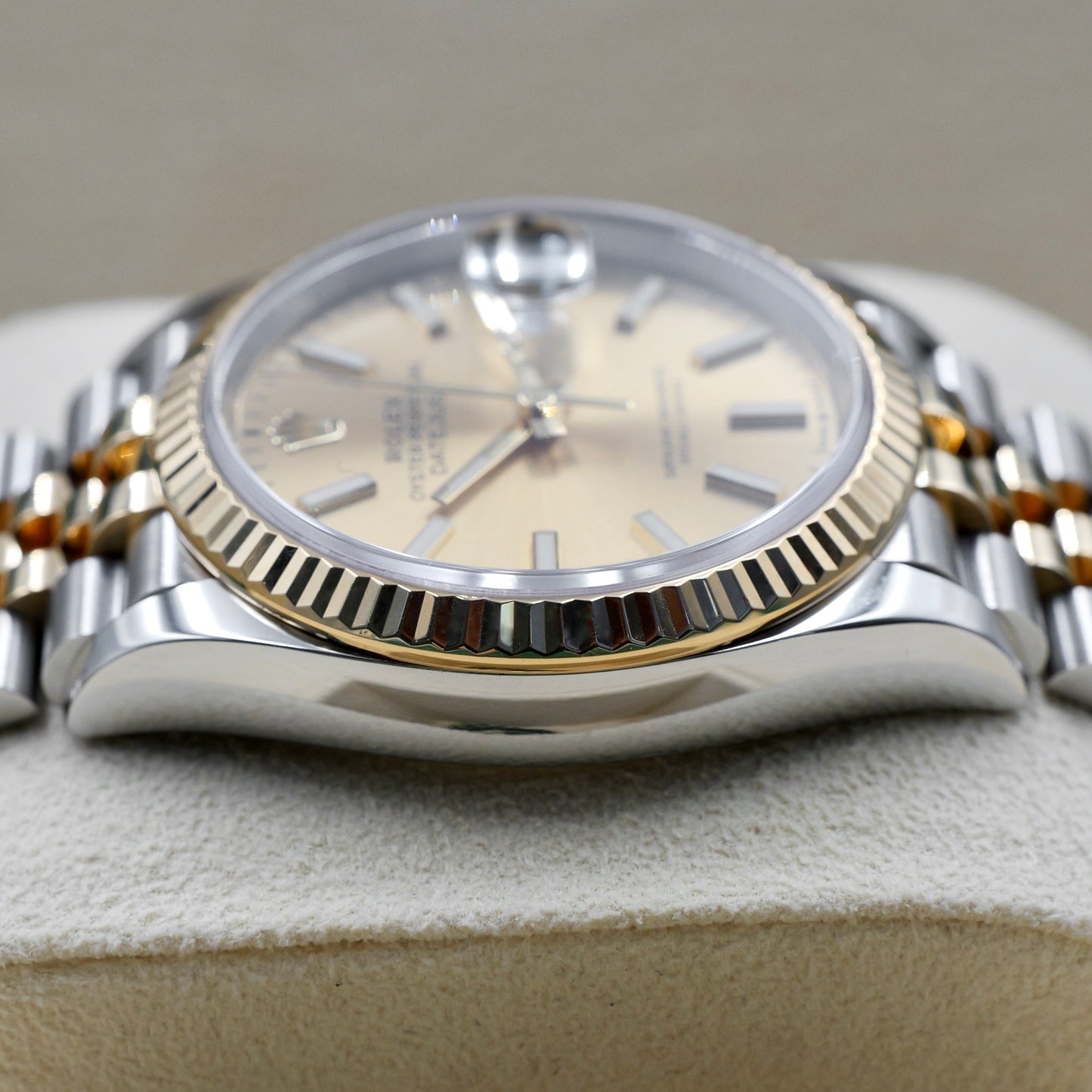 Rolex Datejust 36 Champagne 126233 - Full Set (2020) (New Card)