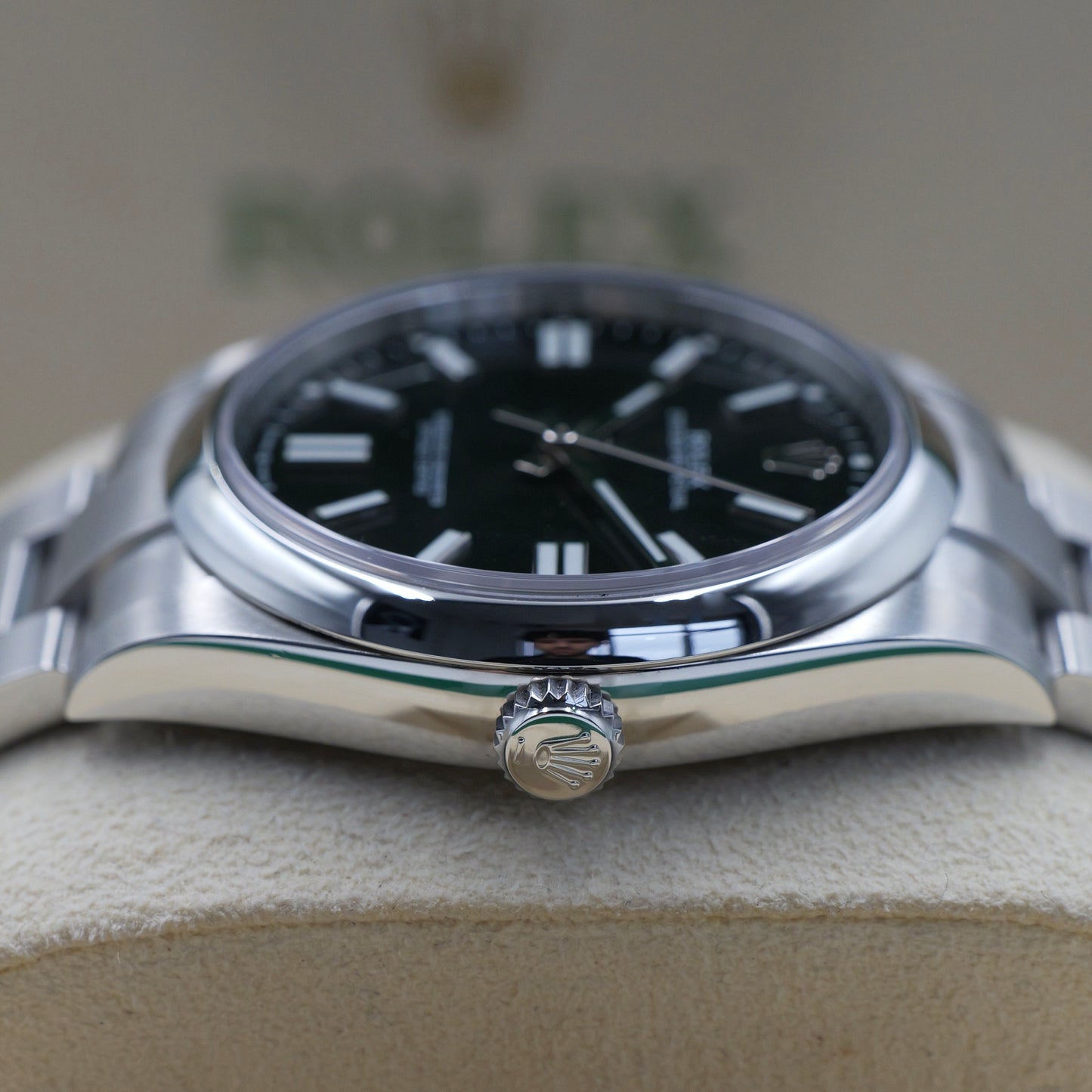 Rolex Oyster Perpetual 41 Black Dial 124300 - Full Set (2024)