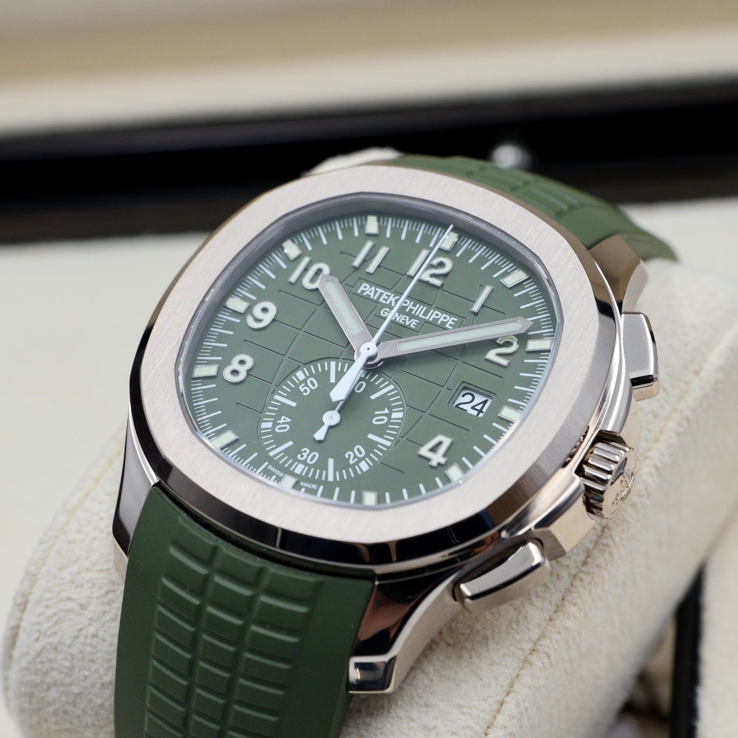 Patek Philippe Aquanaut Green 5968G - Full Set (2025)