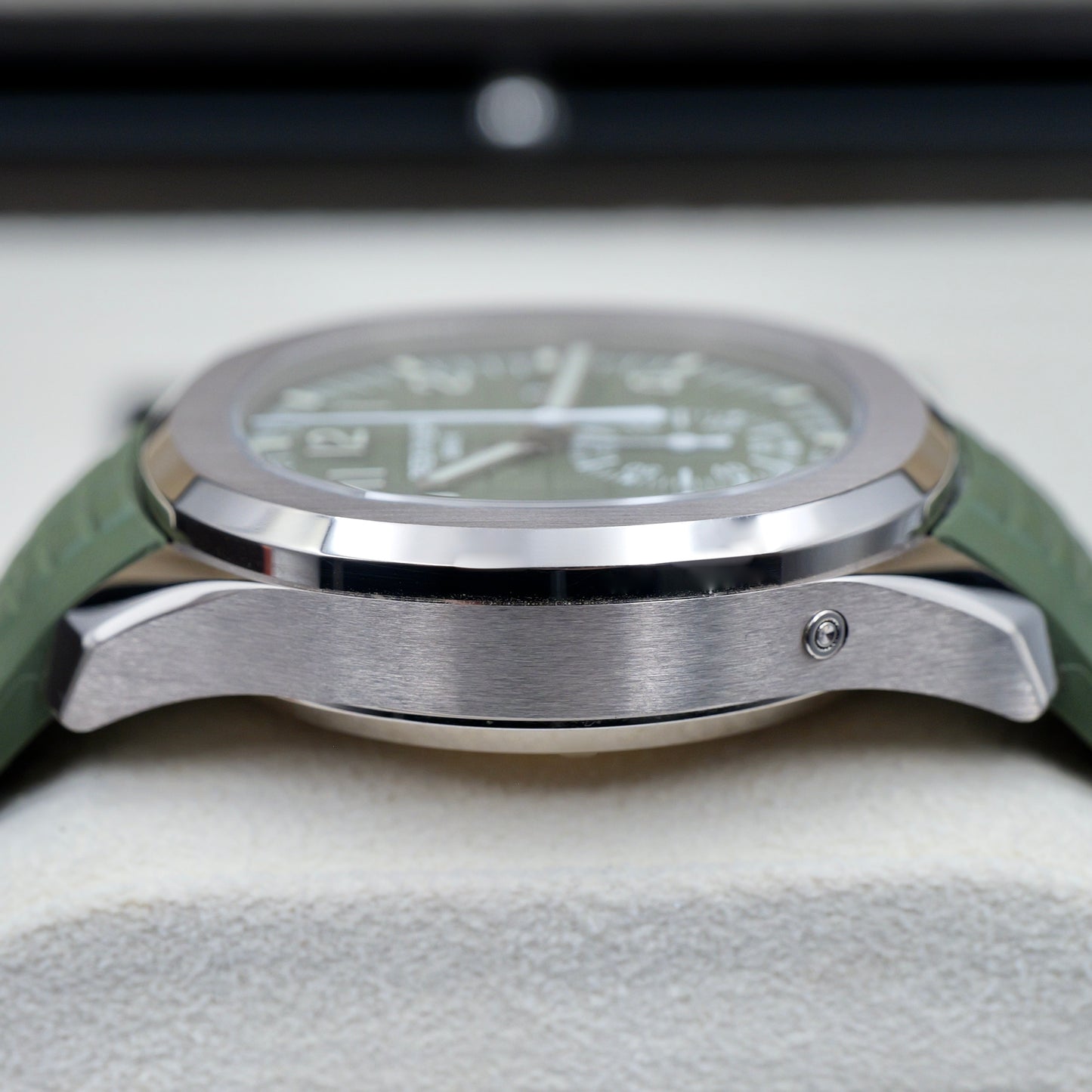 Patek Philippe Aquanaut Green 5968G - Full Set (2025)