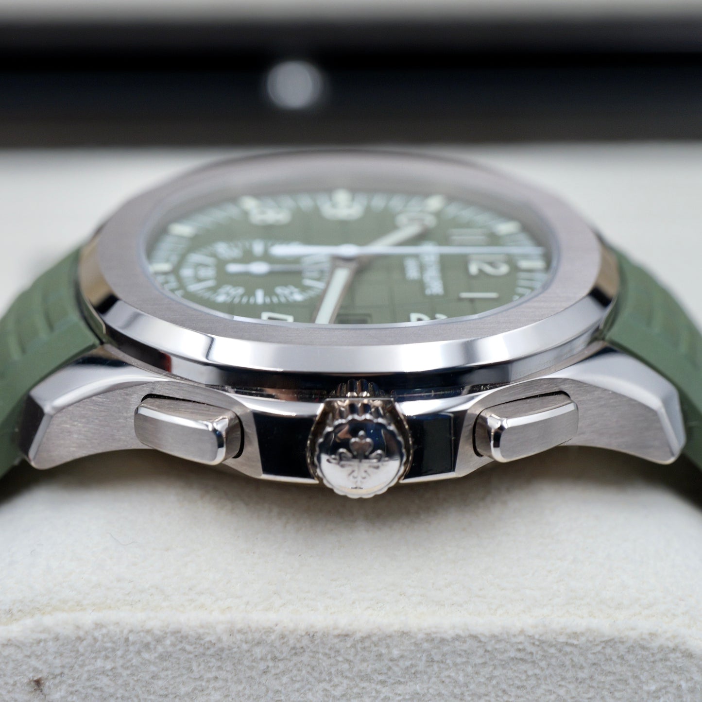 Patek Philippe Aquanaut Green 5968G - Full Set (2025)