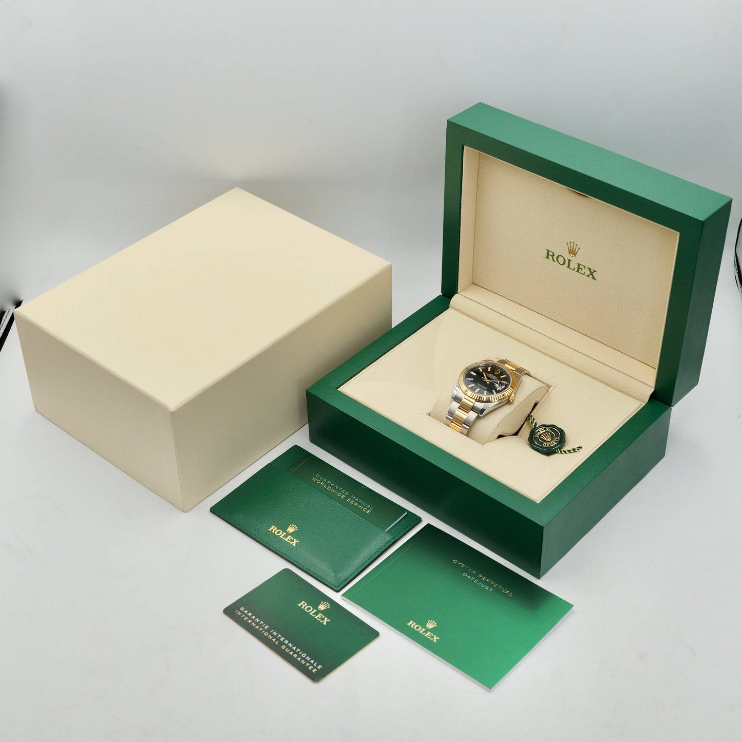 Rolex Datejust 41 Black Dial Steel and Yellow Gold 126333 - Full Set (2021)