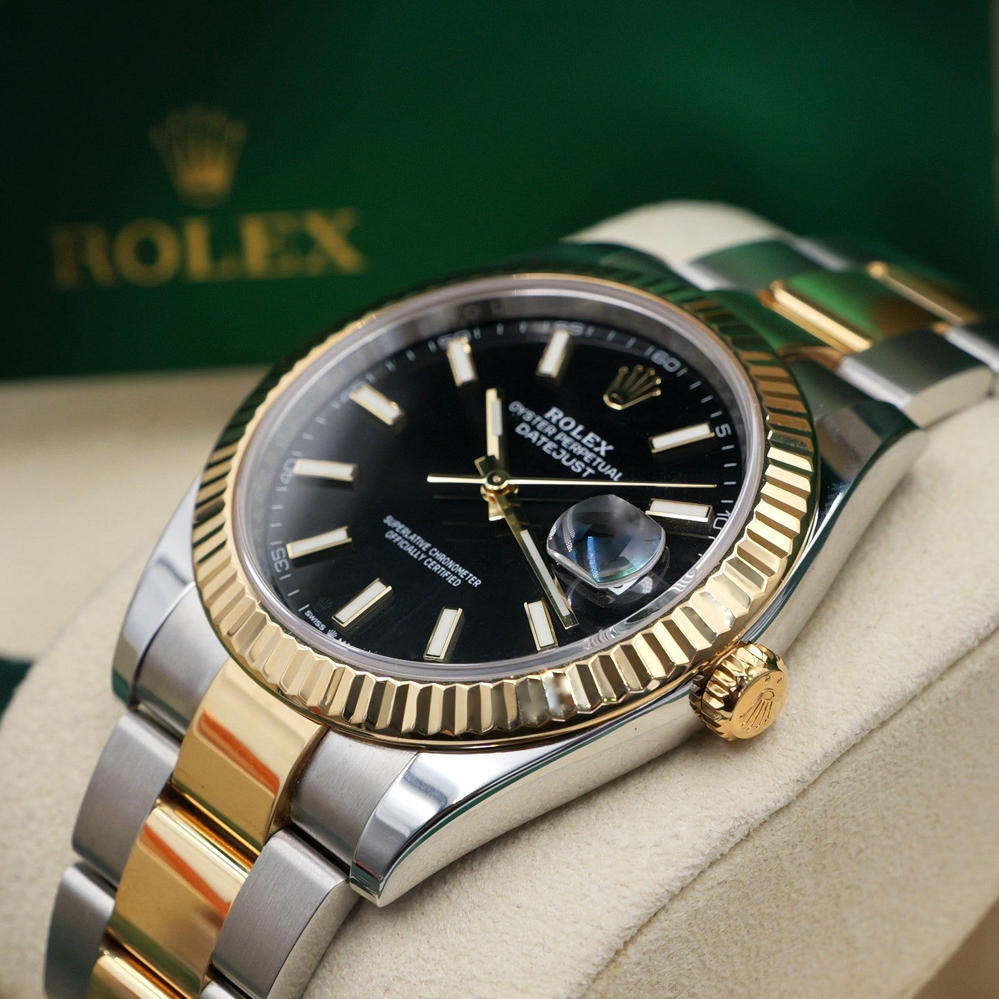 Rolex Datejust 41 Black Dial Steel and Yellow Gold 126333 - Full Set (2021)
